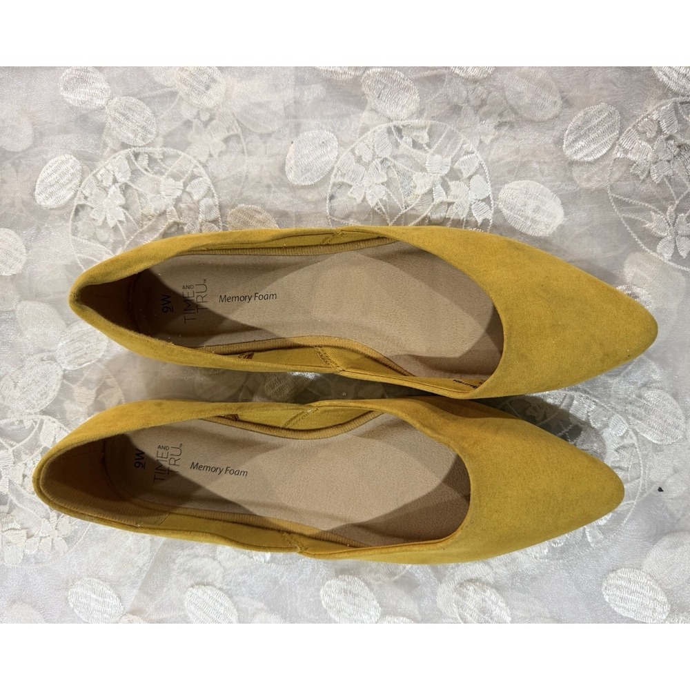 Time and Tru Yellow Pointed Toe Memory Foam Slip-On Flats Leather 9W - Picture 1 of 5